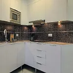 In La Colina With Pool And Gardens טורמולינוס