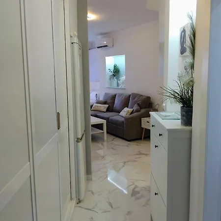 In La Colina With Pool And Gardens Appartement